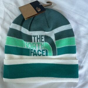 The north face winter beanie hat. Unisex brand nee